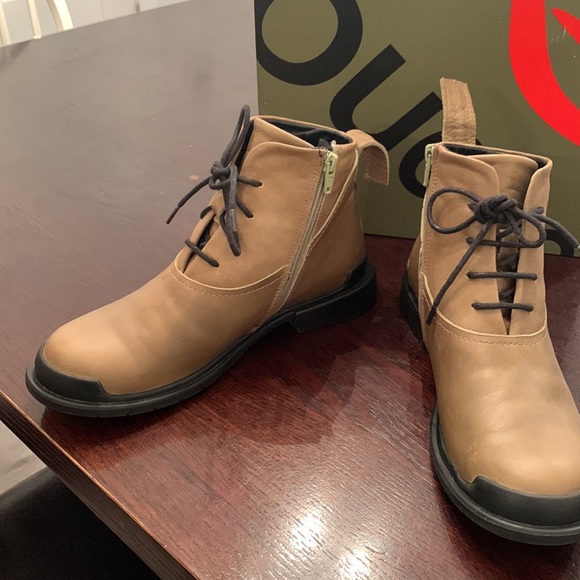 Bueno Italian leather Moss Ankle Boots - Picture 3 of 4